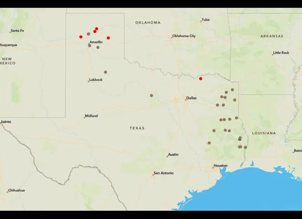 The map illustrates the movement of Texas wildfires following the evacuation of a nuclear facility.