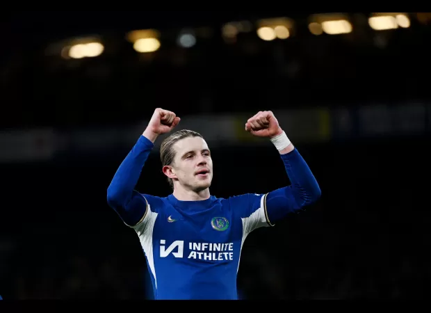 Conor Gallagher has chosen to stay with Chelsea despite interest from Tottenham.