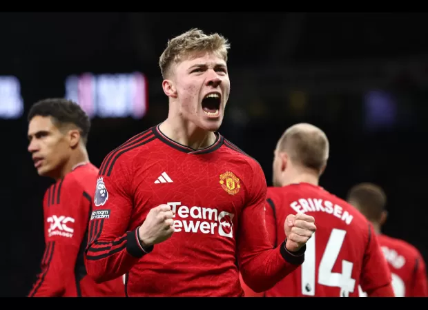 Injured Man Utd player Rasmus Hojlund hints at comeback for game against Everton.