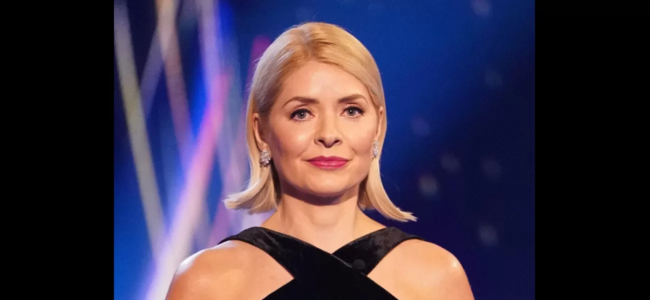 Holly Willoughby may continue on Dancing On Ice with a lucrative offer.