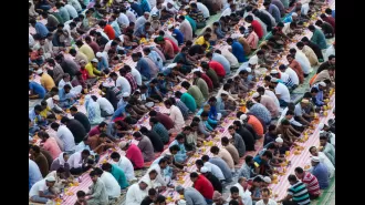 Is it acceptable to consume water while fasting for Ramadan?