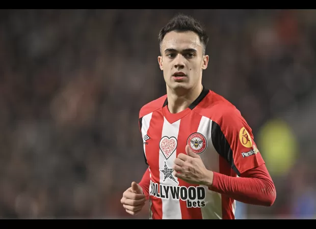 Ajax coach explains why MUFC pulled out of Reguilon loan.