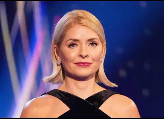Holly Willoughby may continue on Dancing On Ice with a lucrative offer.