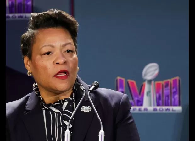 New Orleans City Council decides to remove Mayor from residence due to heated debate.