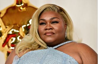 Da’Vine Joy Randolph gives emotional acceptance speech after winning Oscar for best supporting actress.