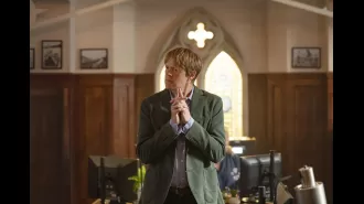 Actor Kris Marshall passionately defends his movie Beyond Paradise against harsh criticism from reviewers.