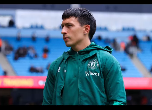 Injured Man Utd defender Lisandro Martinez included in Argentina squad.