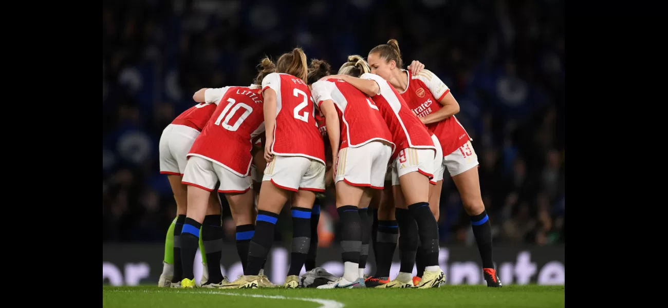 Arsenal had to wear Chelsea socks in a WSL match due to an unexpected kit clash, causing a delay in kick off. #Embarrassing
