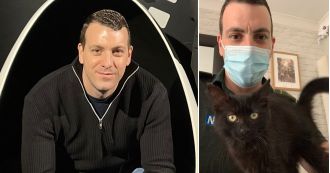 An off-duty paramedic rescued a man who attempted suicide in an airplane restroom.