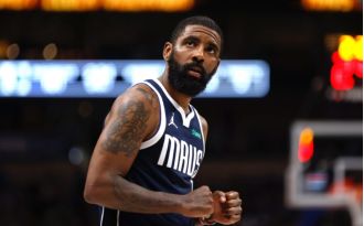 Kyrie Irving delivers game-winning left-handed hook shot at buzzer.
