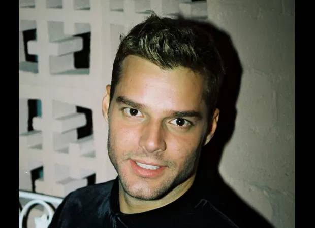 Nineties popstar praised for aging gracefully in new show 