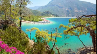 UK travelers warned about £15 fine in Turkey, advised to take caution during travels.