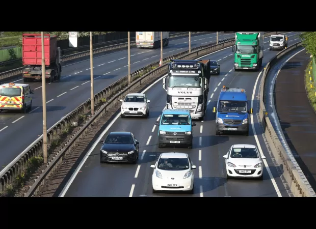 Highway M4 shut down by Heathrow due to 'police situation'.