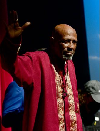 Acclaimed actor and Oscar recipient, Louis Gossett Jr., dies at age 87.