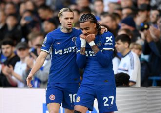 Chelsea suffers another hurt as Malo Gusto exits game against Burnley due to injury.