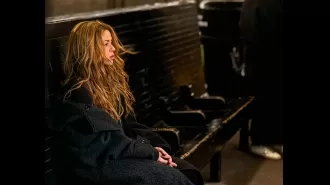 Shakira's subway appearance becomes a meme due to her blending in with commuters.