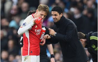 Odegaard says Arsenal players struggled to follow Arteta's plan against Man City.