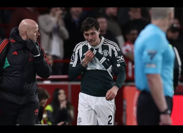 Erik ten Hag provides updates on Varane and Lindelof's status and addresses worries about Garnacho.