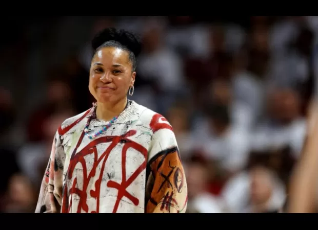 Dawn Staley and her team at South Carolina continue their winning streak.