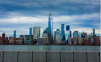Big earthquake of 4.8 magnitude strikes New York and surrounding areas.