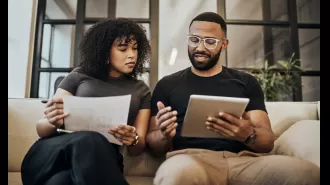 Helpful advice for managing your finances when your earnings vary from month to month.