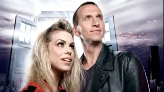 Billie Piper noticed Christopher Eccleston was having a tough time while filming Doctor Who.
