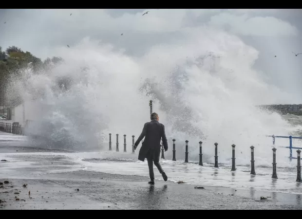 The UK has been warned of strong winds up to 70mph with a yellow weather warning in effect.