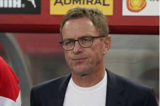 Ex-Manchester United boss comments on rumored Bayern Munich interest.