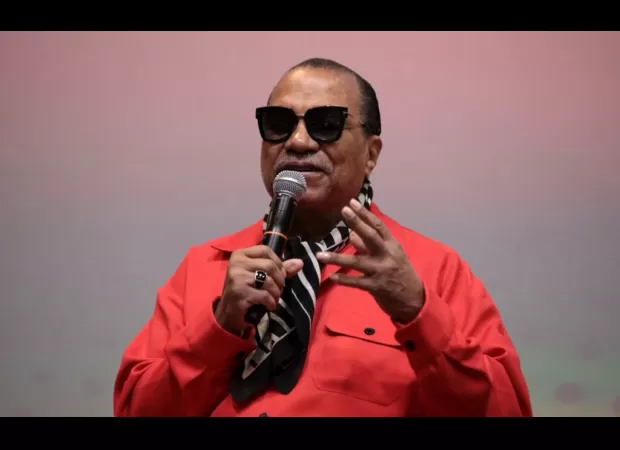 Billy Dee Williams supports actors wearing blackface.