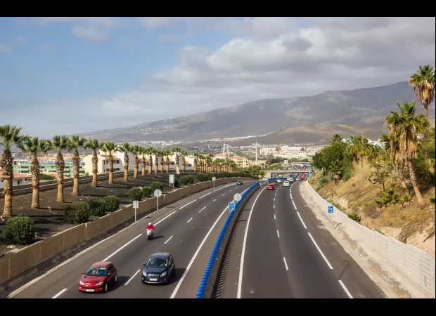 A 23-year-old British tourist passed away after reportedly running across a motorway in Tenerife.