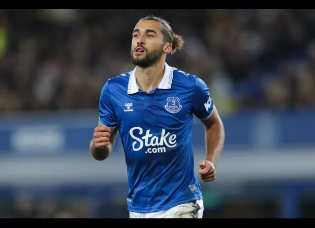 The pressure is on for Everton as they head to Chelsea for a difficult game.