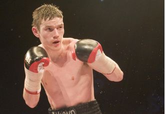 Scottish boxing legend Willie Limond passes away after experiencing seizure while behind the wheel.