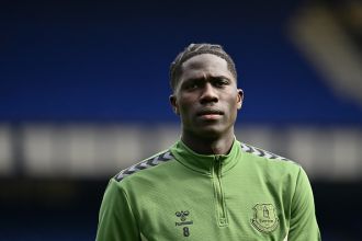 Jamie Carragher believes that Arsenal and Manchester United should avoid signing an Everton player during the summer transfer window.