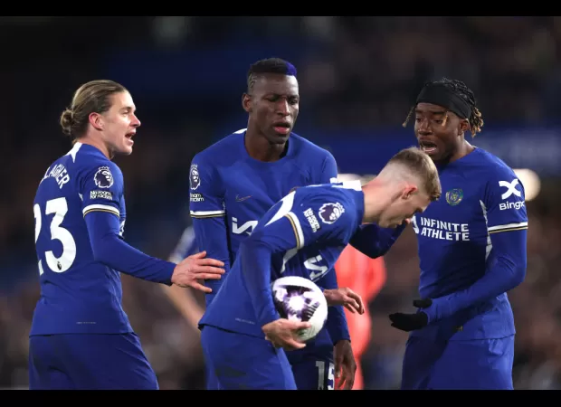 Pochettino praises Chelsea player after penalty dispute between Palmer, Jackson, and Madueke.