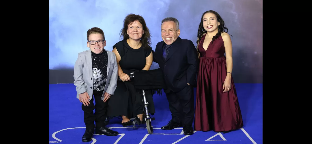 Warwick Davis and his family share a life together after the passing of his wife, Harry Potter actress Samantha Davis, and their kids.