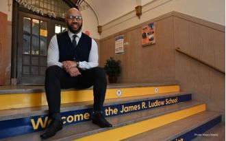 Philadelphia school leader Khary Moody recognized for outstanding leadership with Lindback Award.
