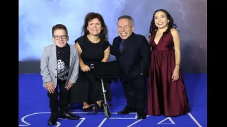 Warwick Davis and his family share a life together after the passing of his wife, Harry Potter actress Samantha Davis, and their kids.