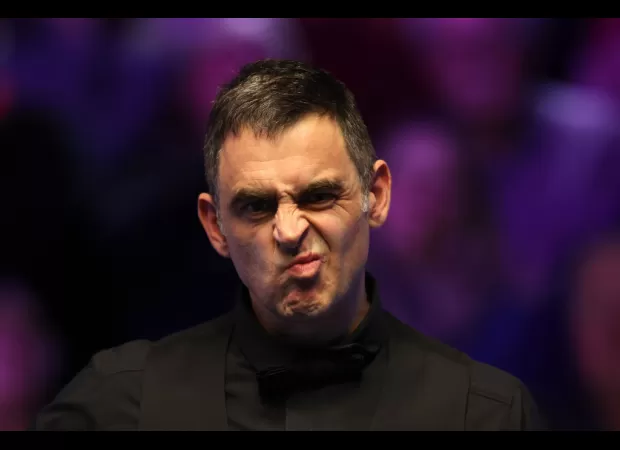 Top snooker players Ronnie O’Sullivan and Judd Trump face challenging opponents in the World Championship draw.