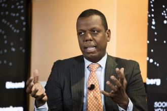 A former JPMorgan executive left the corporate world to provide basic income to those in need.