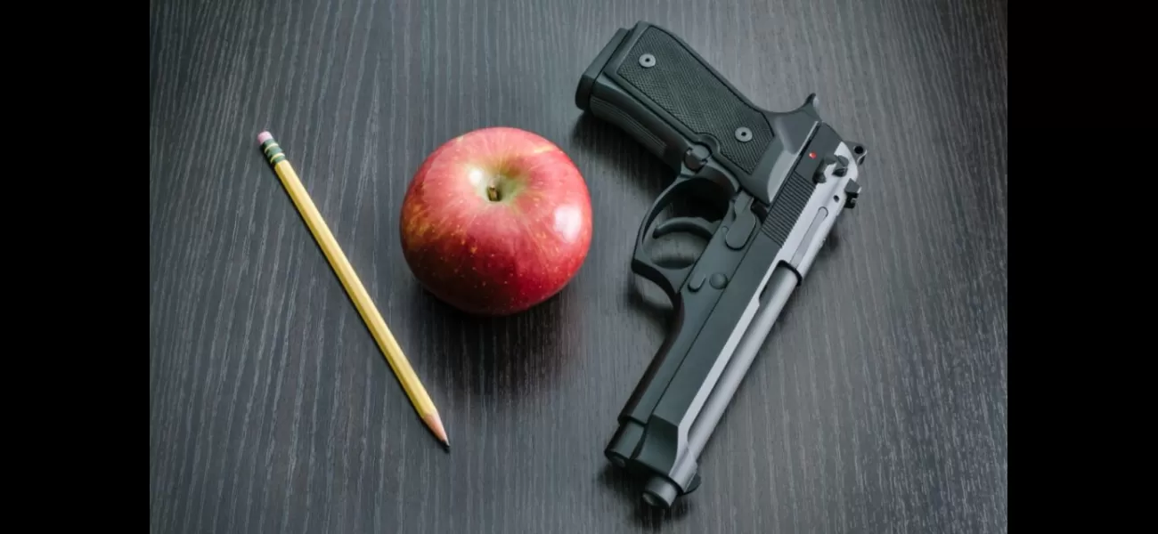 Tennessee House approves law allowing teachers to carry guns.
