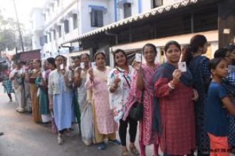 31% voting recorded in three Bengal LS seats until 11am.