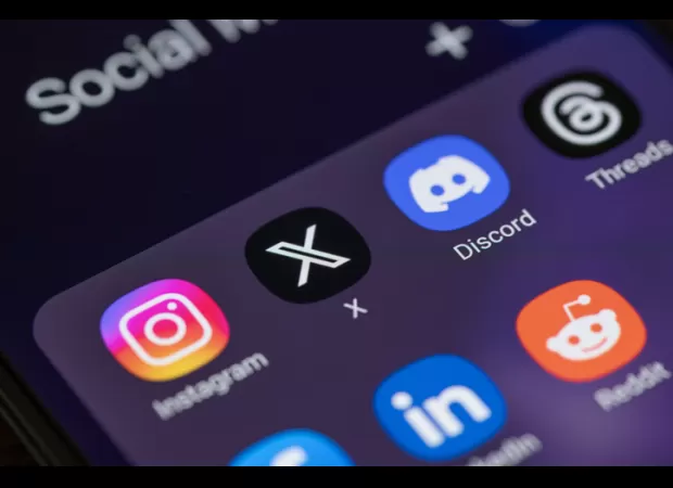 Learn how to effectively manage your social media accounts and maximize your online presence with these key tips and strategies.