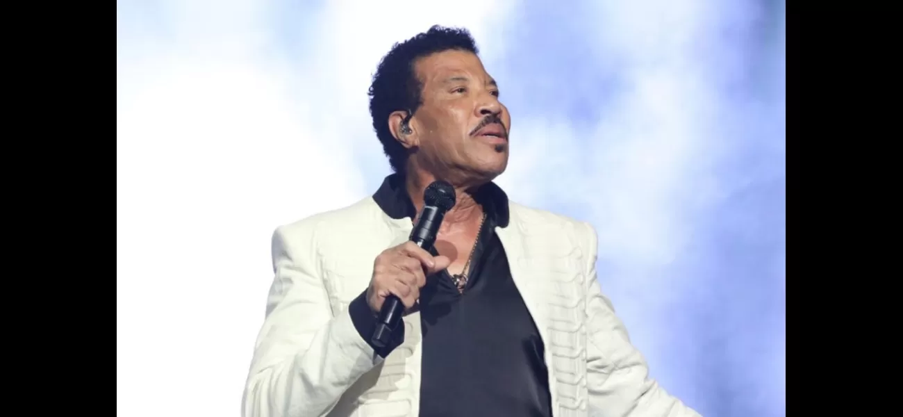 Lionel Richie comes back to his hometown to inaugurate a park named Hello Park in Tuskegee.