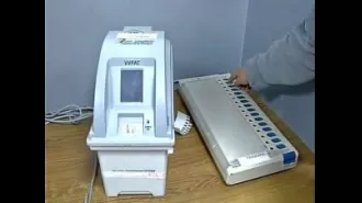 Ex-CECs say Supreme Court's EVM order doesn't require full verification.