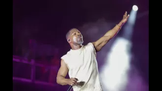 Jamaican audience confused by Kirk Franklin's 'Crip Walk' dance during Christian concert.