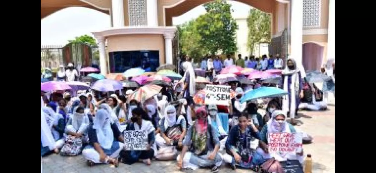 Students in the RD program are protesting against having to take exams for their 4th semester.