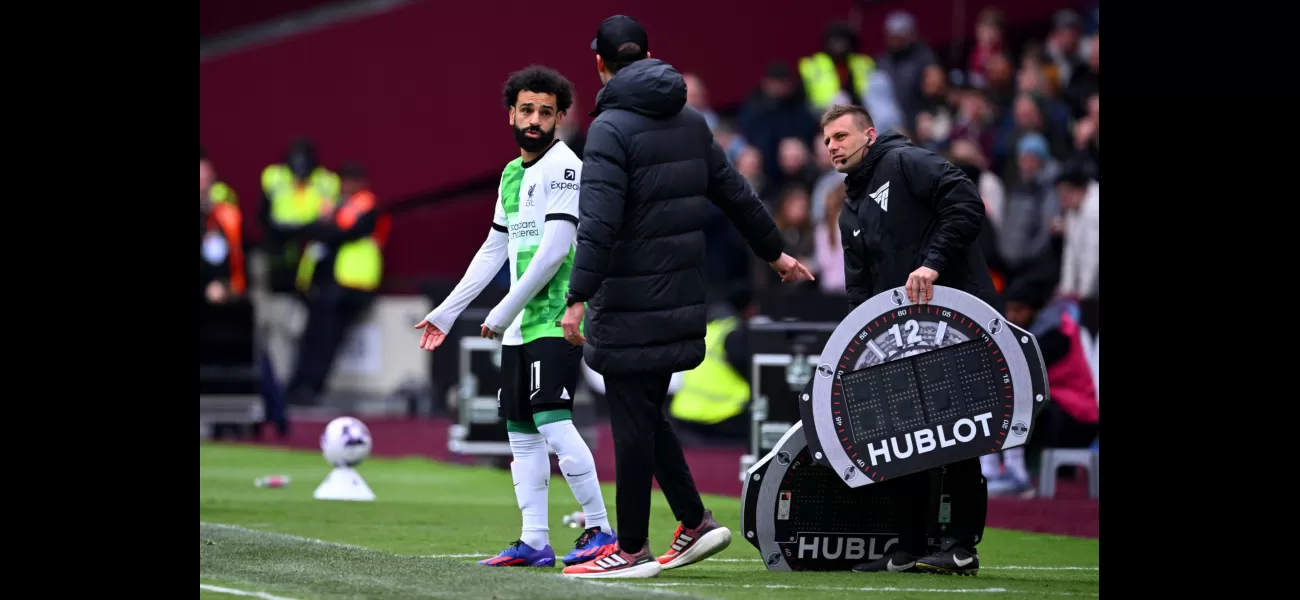 Liverpool legend Jamie Carragher offers explanation for potential disagreement between star player Salah and manager Klopp following team's recent tie.