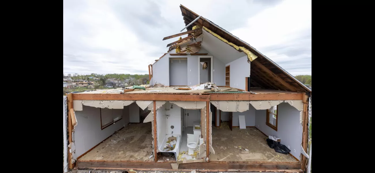 4 people die in Oklahoma due to tornadoes, causing widespread damage and power outages.