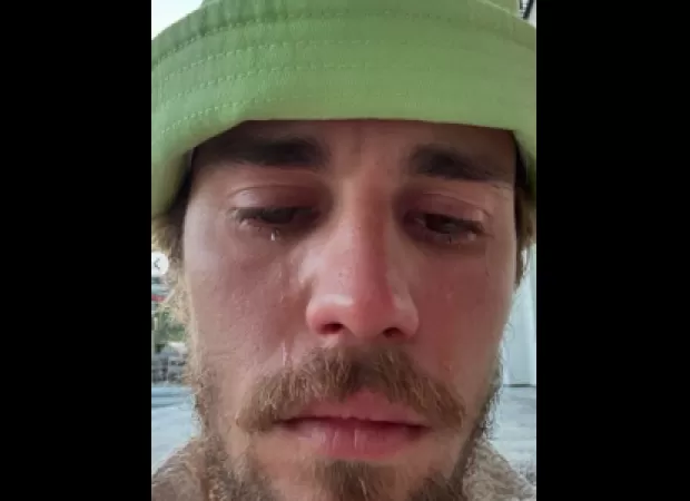 Fans are worried after Justin Bieber deleted all of his Instagram pictures and appeared emotional.