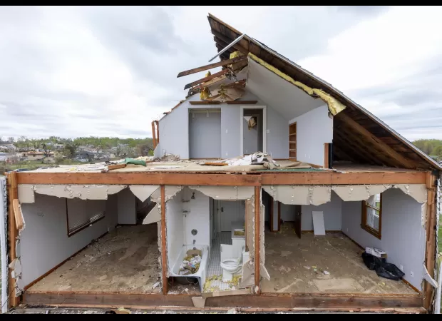 4 people die in Oklahoma due to tornadoes, causing widespread damage and power outages.